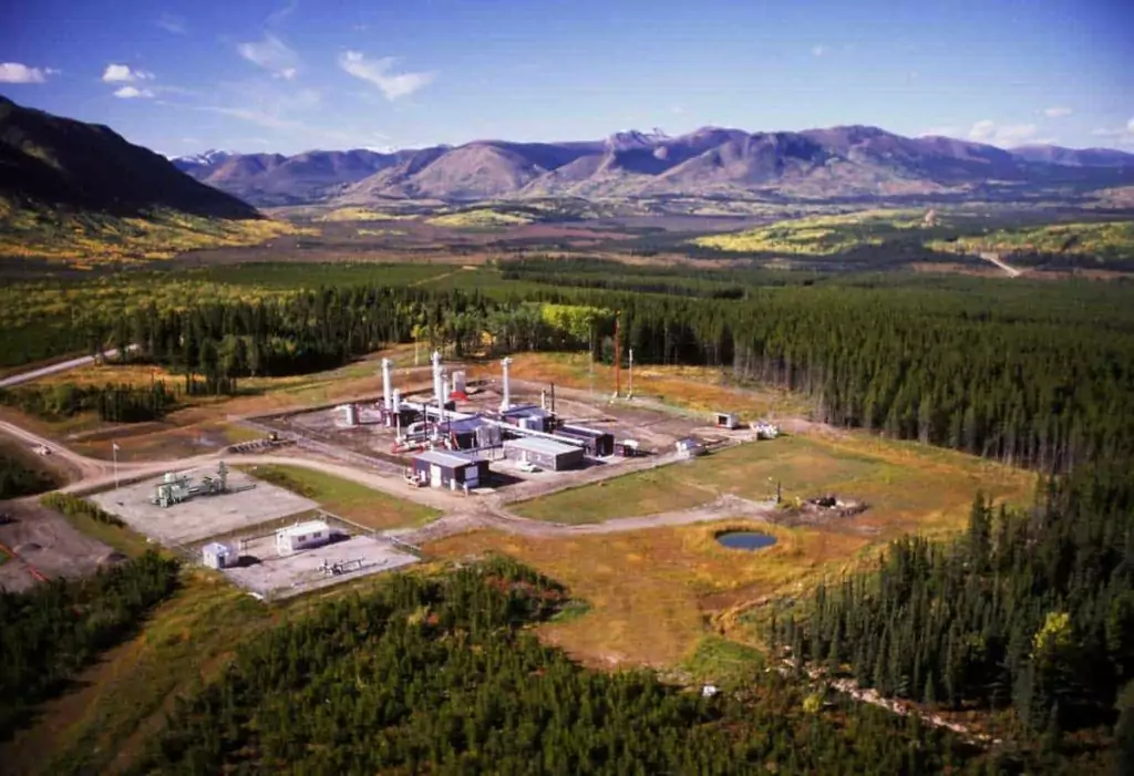 aerial view of a gas plant in Northeastern BC with a micro-cogeneration unit