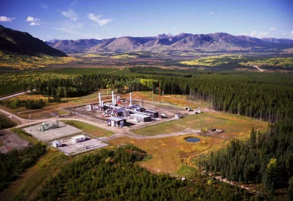 An aerial view of a gas plant in Northeastern B.C. with a modeled micro-cogeneration unit (lower left)